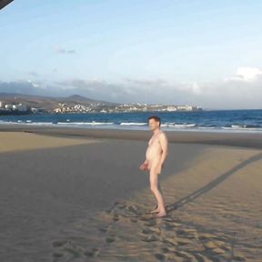 Long public wank at the beach