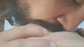 Filmei o tatuado gostoso gozando no meu bucetao