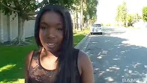 Dark Skinned Beauty Stefanie Gives A Roadside Blowie