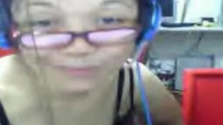 Indonesian maid in hong kong showcase boobs on cam