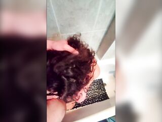 Per la prima volta una pioggia dorata che mi bagna tutta...che goduria!!