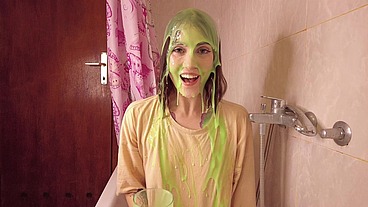 THICK gunge time in my t-shirt