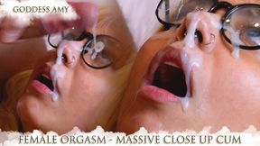 He rubbed his dick in my face and cum a lot - Massive Load