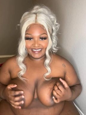 Big tit tittie fuck 🍈🍈