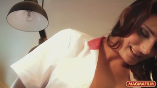 Horny masseur massage a hard dick