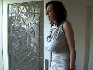 Stepmom tossing salad 4: S1 - Brunette hair mother I'd like to fuck likes to rim