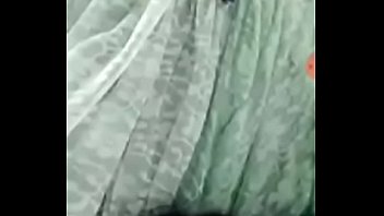 Videollamada caliente con amiga me ense&ntilde_a sus tetas grandes