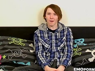 Alluring emo Jack Halliwell jacking his big dick well to jizz out