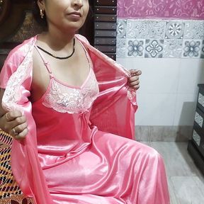 Ghar me akeli reels dekhte hue beautiful pirya bhabhi ko chod diya