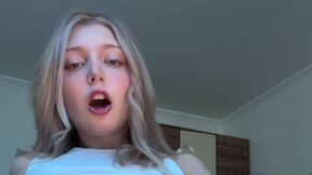 Social Media Creator @Little_Kitty @Female Masturbation and #Nude #Blonde #Shaved Pussy #Teen video hd hot | Tik.Porn