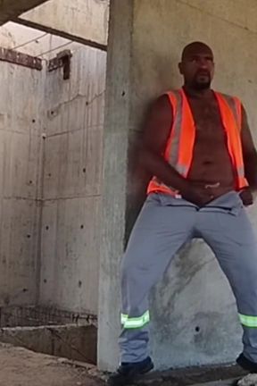 After Work I Went to the Construction Site to Enjoy Myself