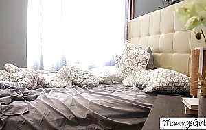 Naughty milf Tegan James kisses and licks Kates Juicy teen pussy