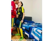 ENTRENADOR DE FUTBOL ME FOLLA