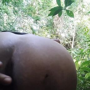 Jungle sex is having fun