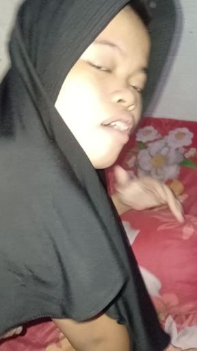 18-year-old Hijab Student Who Is Hyper Sex