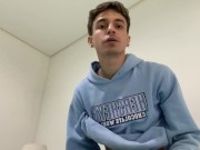 JUGANDO MIENTRAS EL VECI CASADO VE CONO ME SACO EL LECHERO