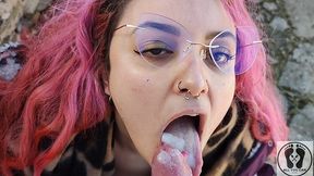 outdoor public bj cum in mouth boobs bouncing in a castle