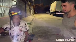 fui fazer moto taxi pro viadinho, e ele pagou com o boquete