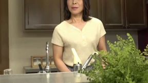 Honoka Nakayama's Surprising Encounter With Her Stepson as a Mature Delivery Health Worker