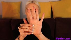Jasmine's New Finger Nails - 4K MP4