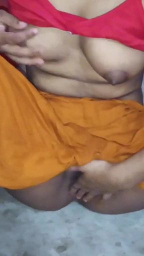 Viral sexy video of a Bangladeshi maternal   Clip 1