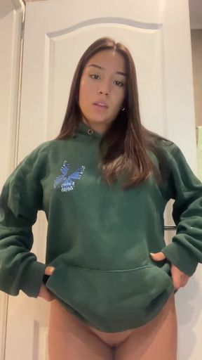 Amateur teen with big tits exposes her juicy pussy on OnlyFans