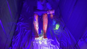 glow in the dark uv gunging – legs & feet!