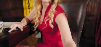 Julia Robbie Seduces Her Student