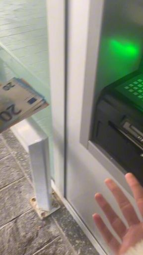 Cashmeet con la nullità e umiliazione verbale