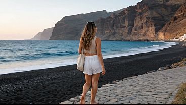 BEAUTIFUL LATINA, MEETS SANTORINI FOR THE FIRST TIME AND IS FUCKED ON A YACHT BY 2 MEN- AI PORN- PORN IN SPANISH