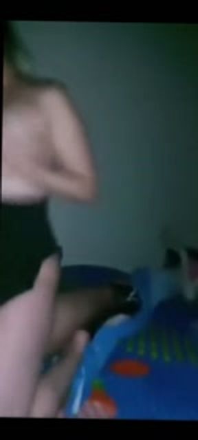 أتت إلي من أجل برطوش ، وأرادت مني أن أضربها بشدة ، التفتت إلي مع جيرانها😈sex arab hot🔥🔥
