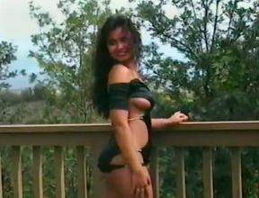 Bootylicious Polynesian babe stripteasing on home cam vid