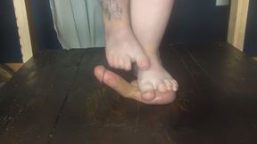 Naked toes trample 3
