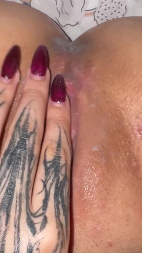Masturbating My Pussy in Close-up While Cum Flows Out of It!
