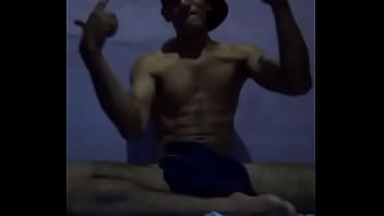 De nuevo yo activo gente bella. Este putito les env&iacute_a besitos, no sean malos besarme y follenme es lo que pido