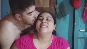 Lamiendo mi rostro sin parar- cosquillas, control y sumisión suave.