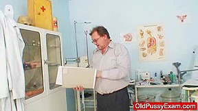 Foxy czech milf Samatha Chalky cunny checkup
