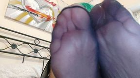 wearing stockings excites me, and so i fuck my anus and ... i drive you crazy, don t you believe it? look!