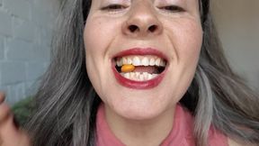 she will crush a tiny bugs with her wild sharp teeth av