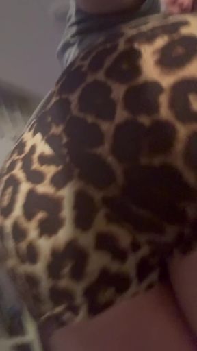 Curvy blonde pro flashes her lingerie in cheetah print while going