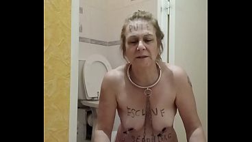 European milf enjoys solo masturbation session