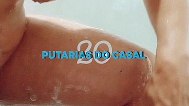 Coroa se depilando no banheiro enquanto corno do marido saiu para trabalhar.