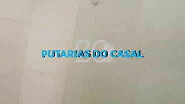Coroa se depilando no banheiro enquanto corno do marido saiu para trabalhar.