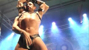 Gay Porn Stars Fuck Wildly On Stage In Front Of Live Crowd – XXXTapes 18+