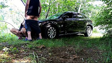 Sexy MILF make a great outdoor blowjob and big facial