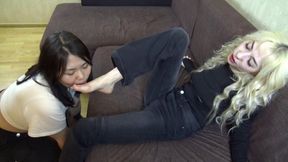 Young Mistress Foot Worship 1041