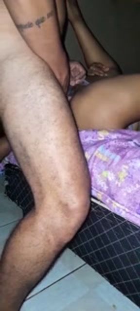 Peguei a PRIMA da minha namorada no quarto ela pediu MEU PAU NELA IMEDIATAMENTE - GOZADA NA BUNDA