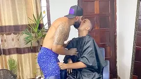 Barbeiro Meteu No Meu Cu Com Cuspe 5 Min - Gabriel Martins