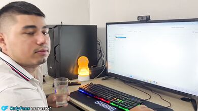 LATINA WITH PERFECT ASS SEDUCES AND FUCKS THE TECHNICAL SERVICE