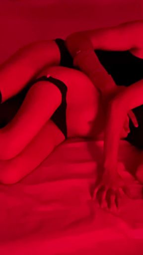 Epic moment from &quot;Virgin girl shared bed with her friend in hotel&quot;